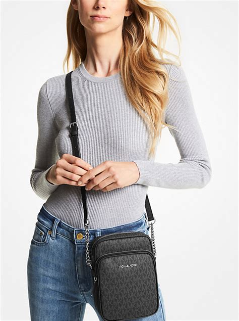 medium logo smartphone crossbody bag.